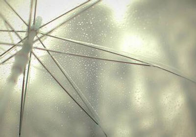 摩尔多瓦球队感受败局：泪与希望在球场上交织